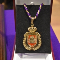 MEDALLA DE ORO DE LA CIUDAD  DE ÁVILA AL COMPROMISO DE LA COMISARÍA DE POLICÍA 